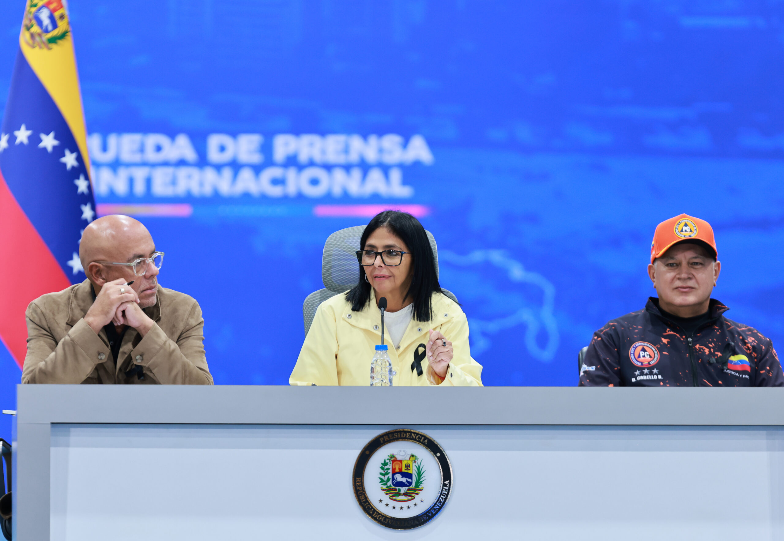 Ejecutivo denuncia campaña mediática para generar caos tras terremotos