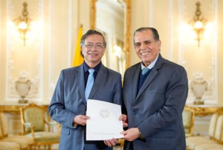 Embajador de Venezuela presenta credenciales en Bogotá