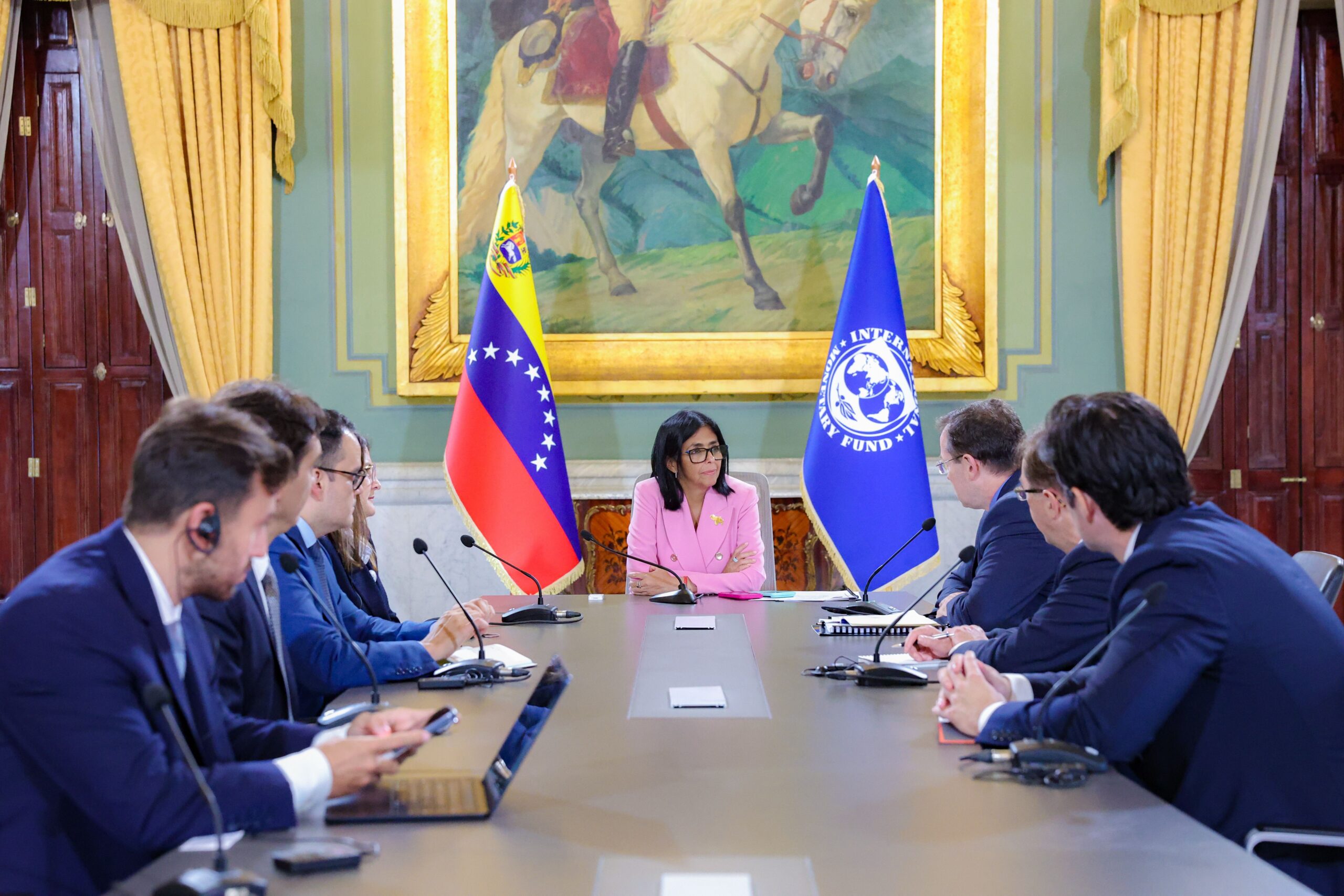 Delcy Rodríguez lidera agenda de política económica junto al FMI