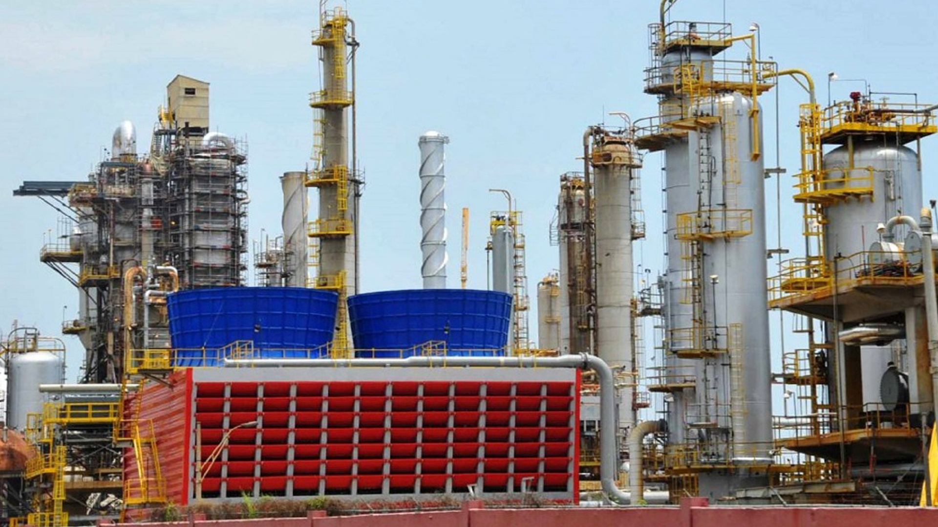 Parada técnica: paralizan la refinería El Palito