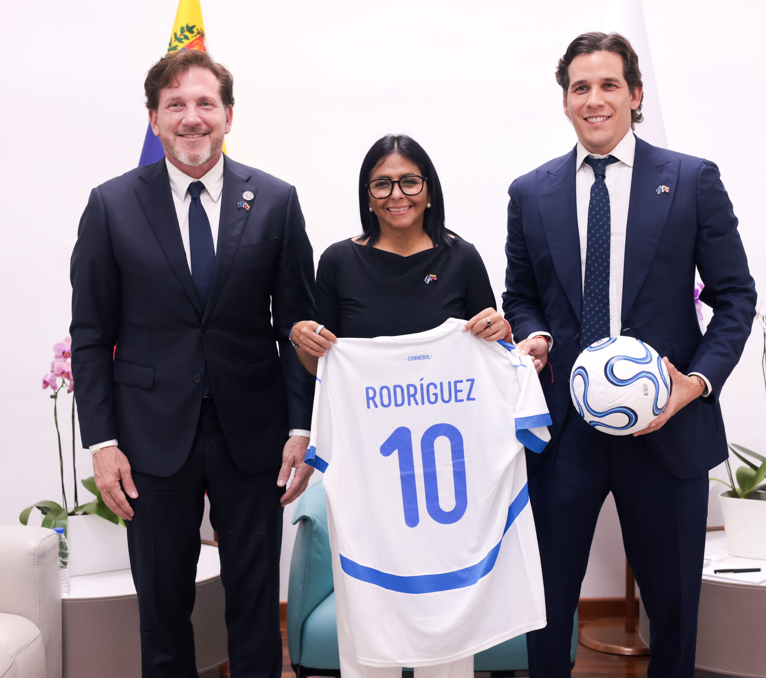 Venezuela y la CONMEBOL firman alianza histórica para el balompié nacional