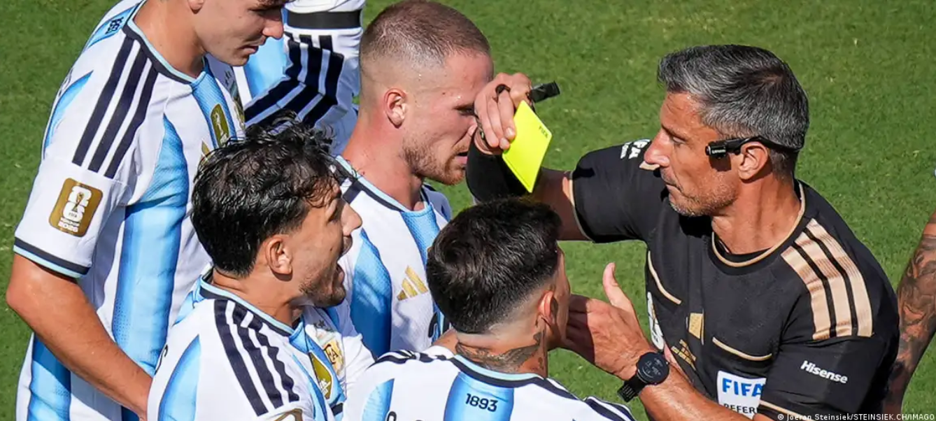 Dura sanción de la FIFA sanciona a jugadores argentinos tras el Mundial