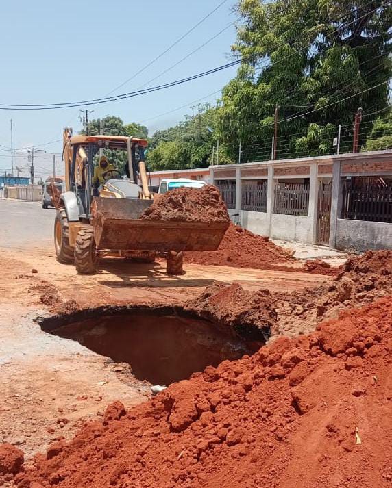 Alcaldía de Maracaibo elimina peligroso socavón tras 18 años de abandono