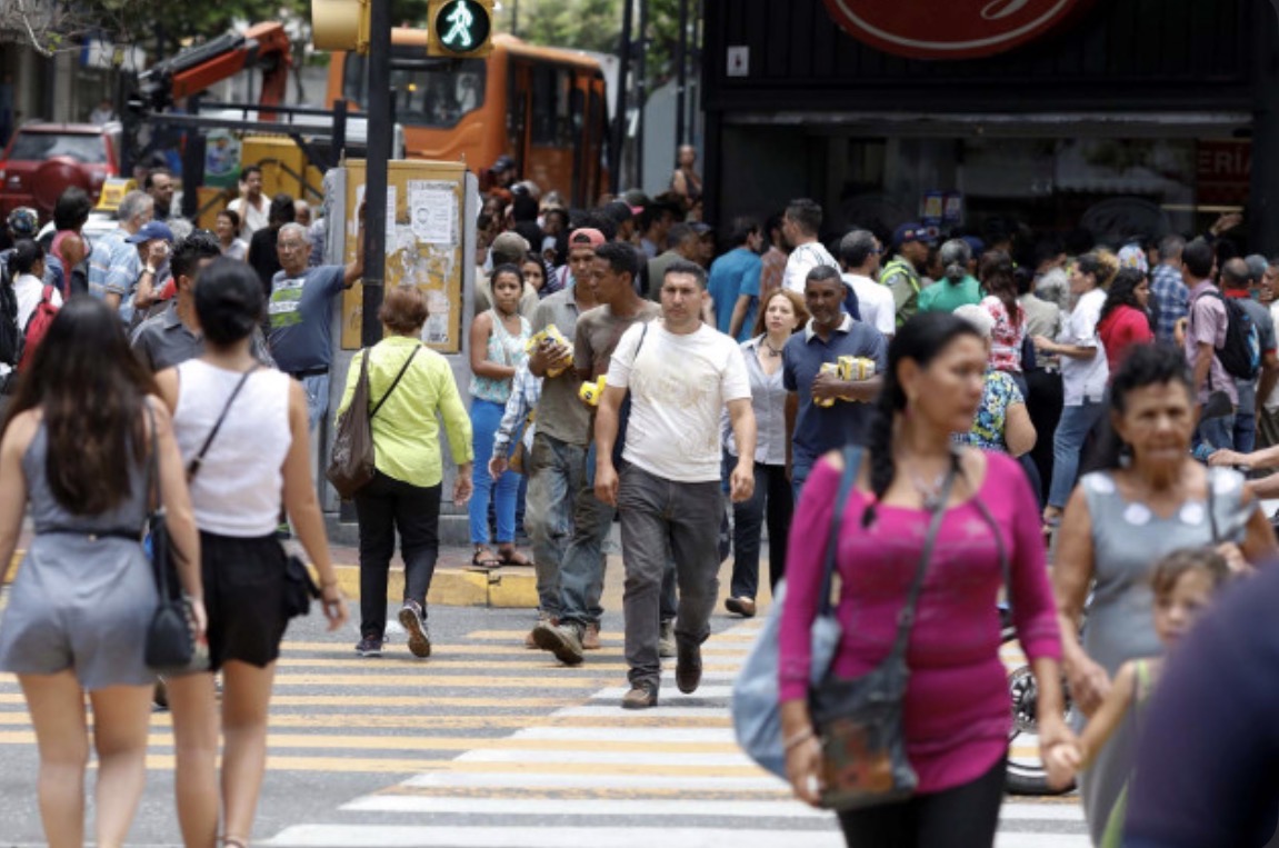 Hinterlaces: 68% de los venezolanos prevé que la situación económica del país va a mejorar