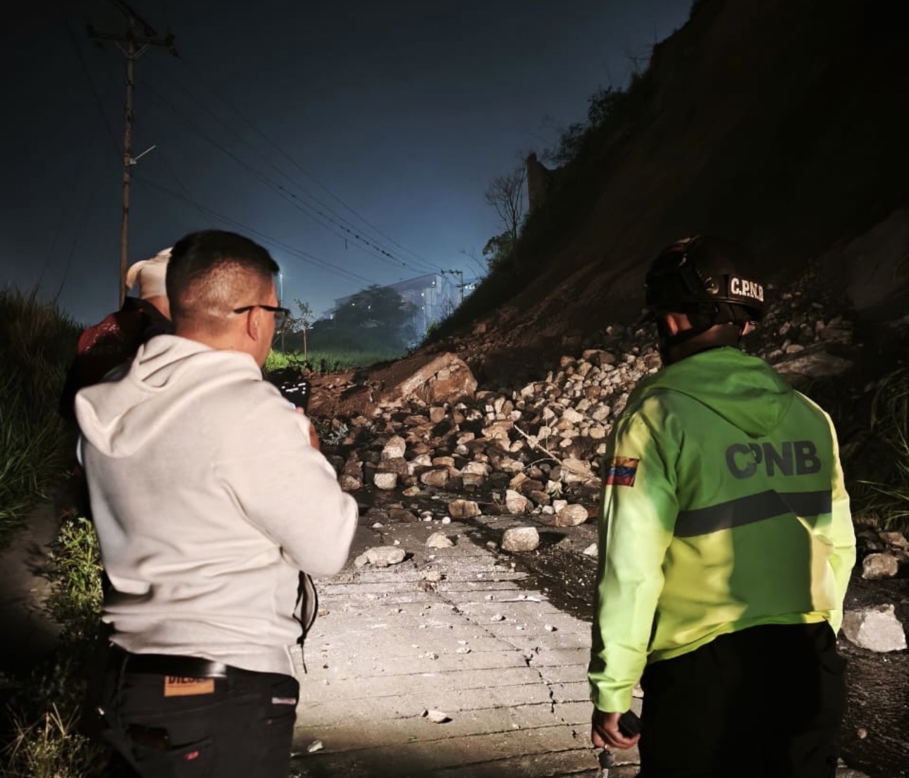 ¡Emergencia en Carapita! Despliegue masivo tras fuerte sismo