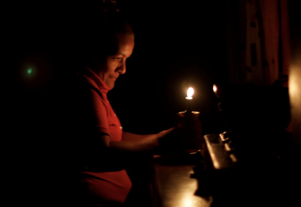 Apagones masivos afectan a múltiples regiones de Venezuela tras fuerte fluctuación eléctrica