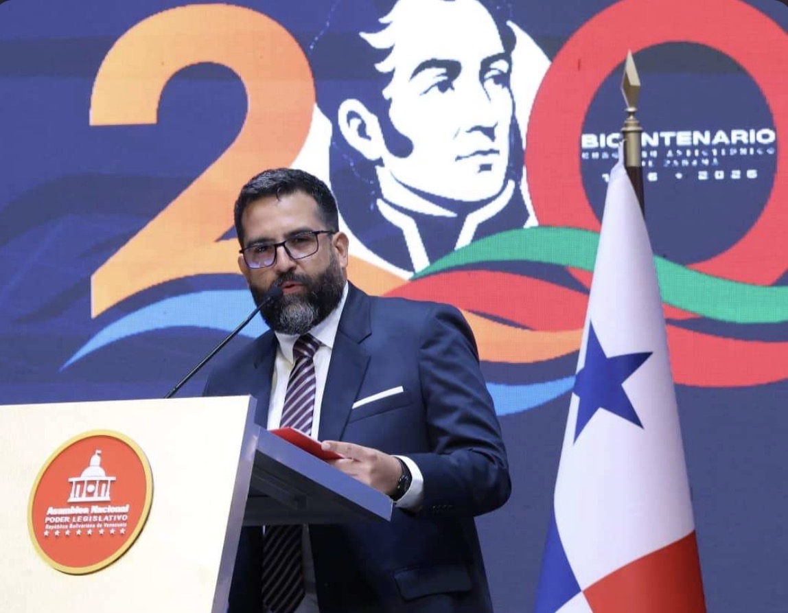 Alejandro López Rodríguez asume el Ministerio de la Cultura