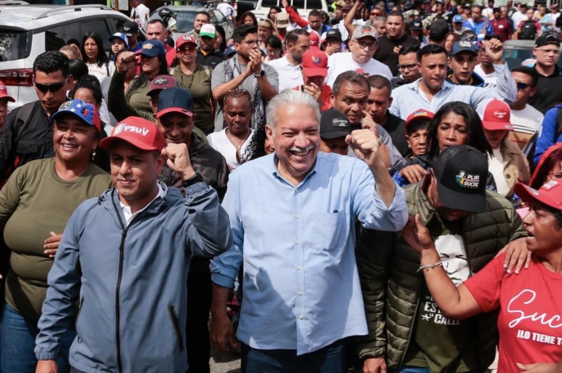 Gobernador de Miranda, Elio Serrano, reafirma su compromiso con el diálogo y la estabilidad del país durante recorrido comunitario