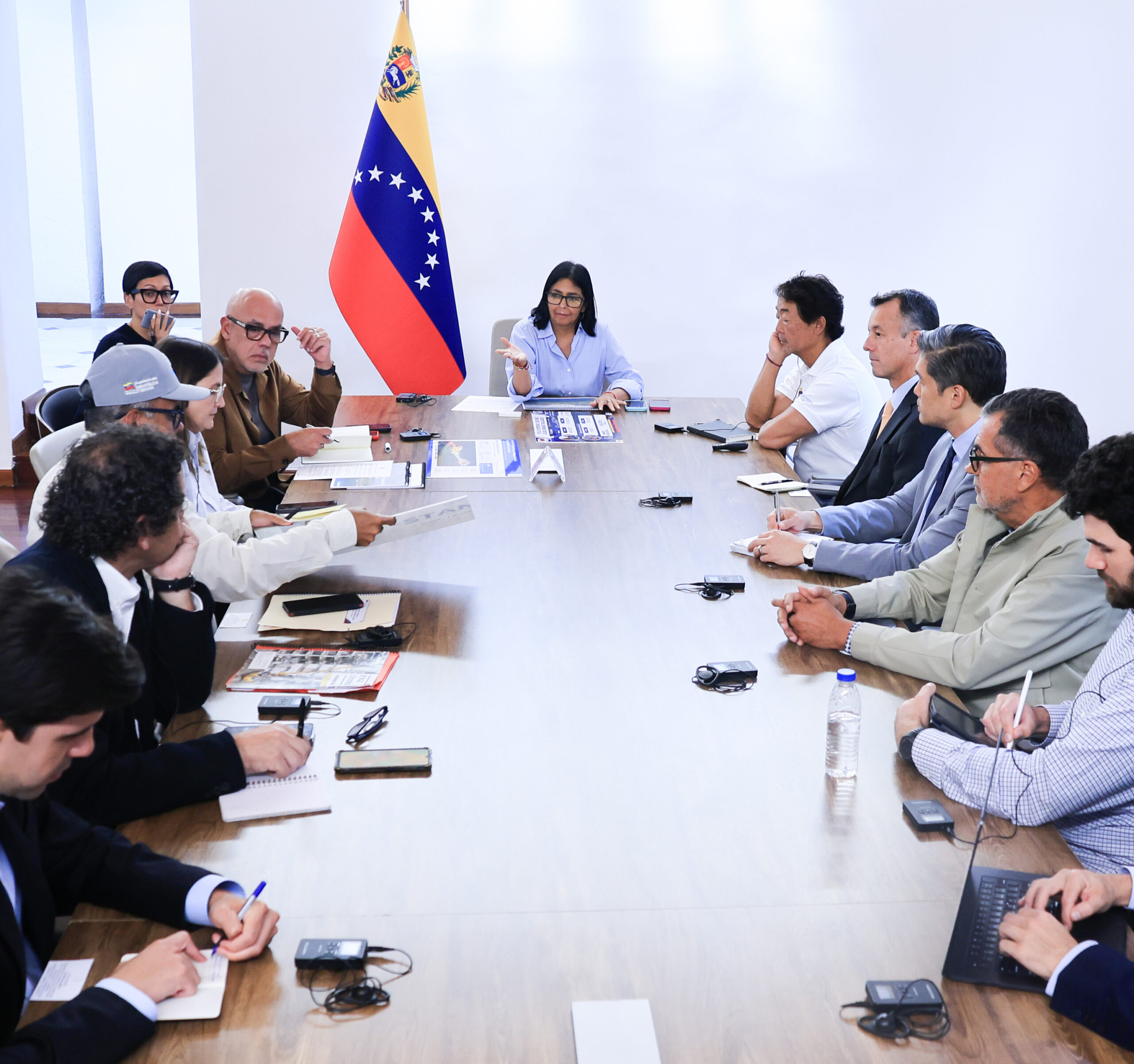 Presidenta Delcy Rodríguez impulsa alianzas con expertos internacionales para modernizar la infraestructura sísmica
