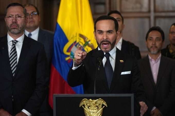 Abelardo de la Espriella destituye a cinco embajadores colombianos del gobierno anterior