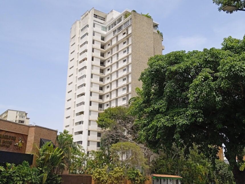 Ordenan la demolición controlado de la torre San Felipe A en La Castellana