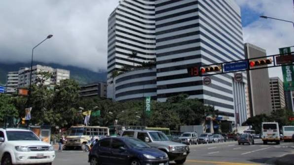 Chacao restringe paso en la avenida Francisco de Miranda por demolición
