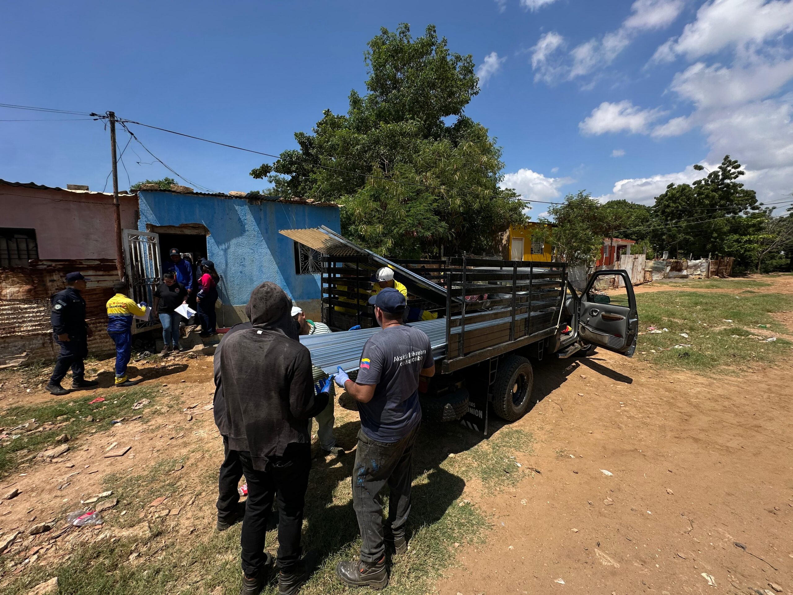 Brindan resguardo a familias afectadas por lluvias en Maracaibo