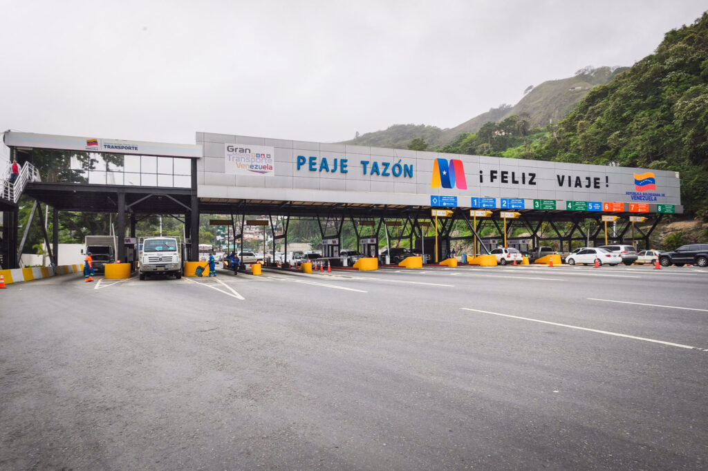 Nuevos precios en los peajes: estas son las tarifas oficiales para carros, autobuses y carga pesada