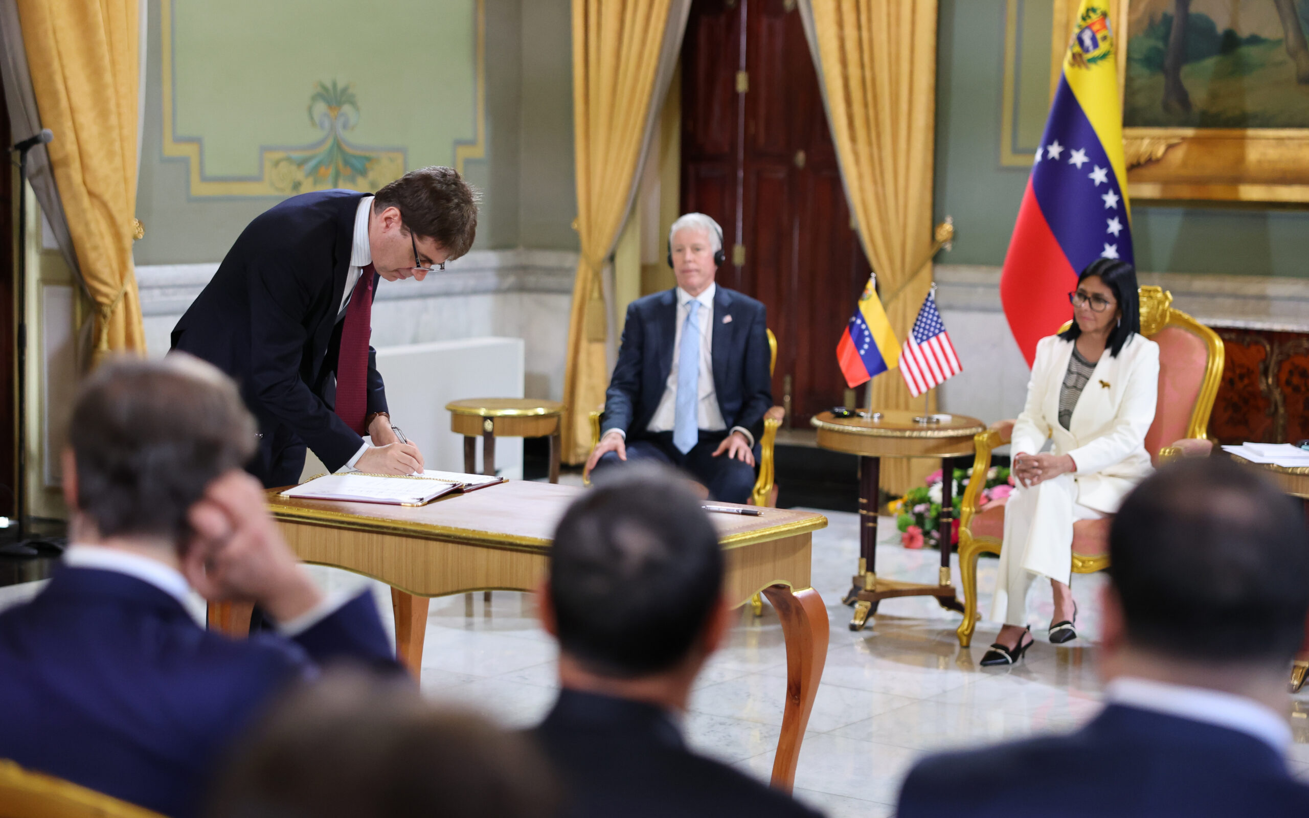 Venezuela y EE. UU. firman un histórico acuerdo energético para impulsar la inversión