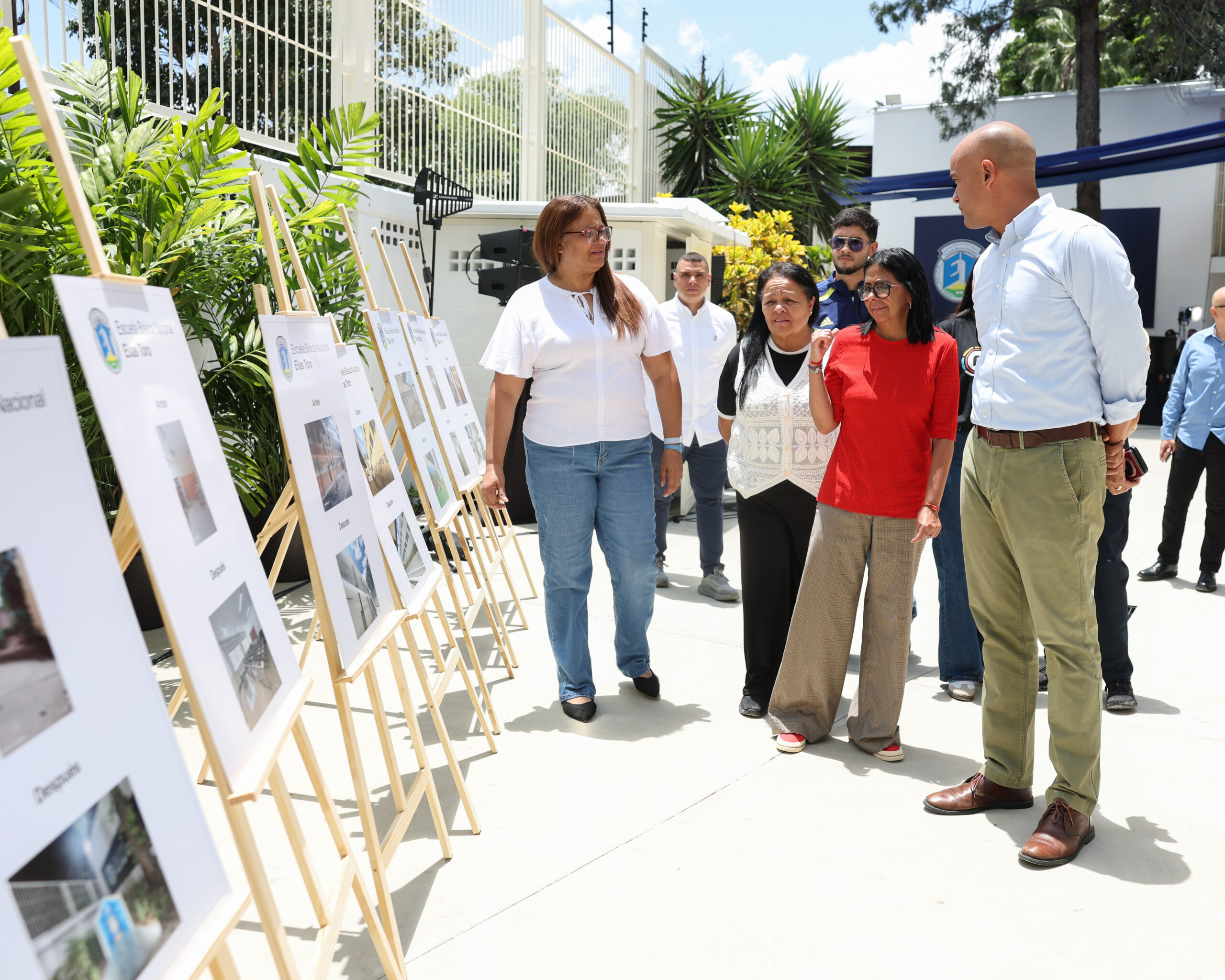 Delcy Rodríguez encabeza el victorioso arranque del año escolar 2026-2027 en todo el país