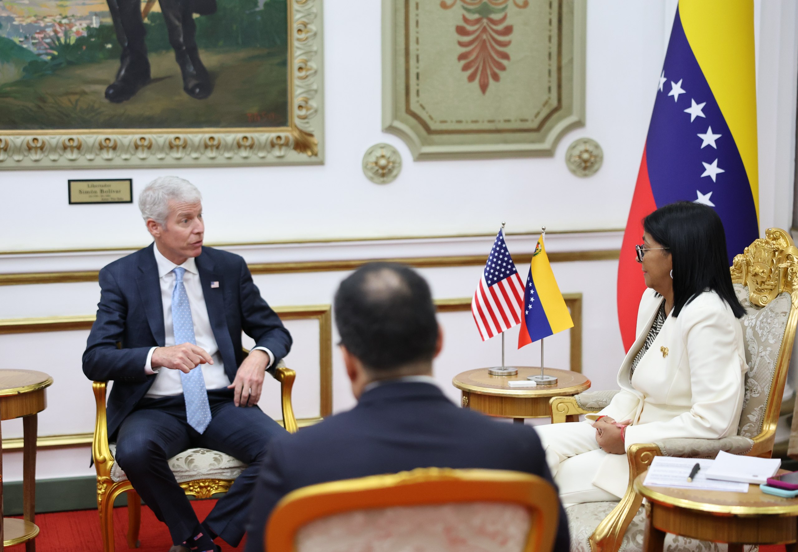 Delcy Rodríguez recibe en Miraflores al secretario de Energía de EE. UU. para abordar cooperación en materia energética