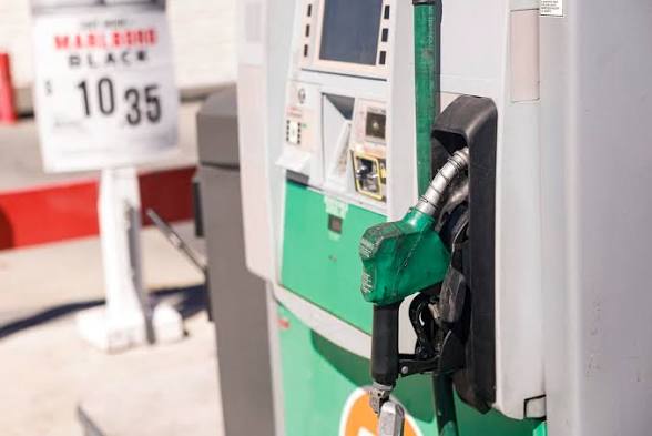 El alza del diésel rompe récords y amenaza el transporte en EE. UU.