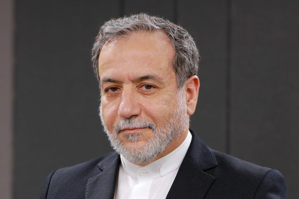 Irán condena ataque a sus buques y promete una respuesta implacable