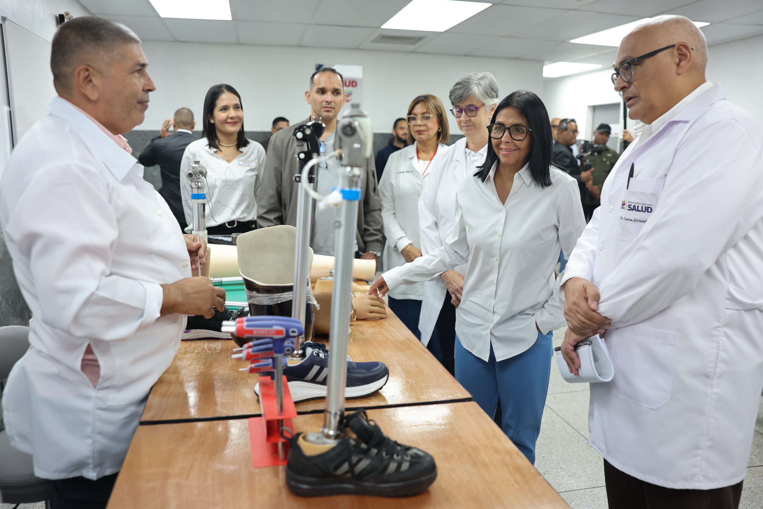 Jefa de Estado entrega rehabilitado laboratorio de órtesis y prótesis