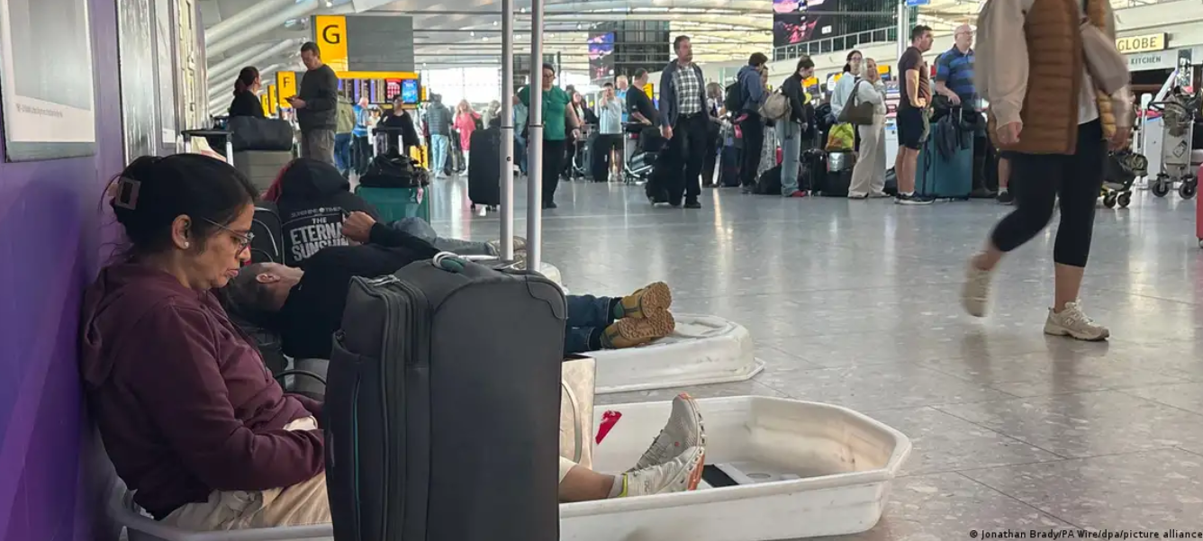 Cancelación de vuelos en Reino Unido genera caos en aeropuertos