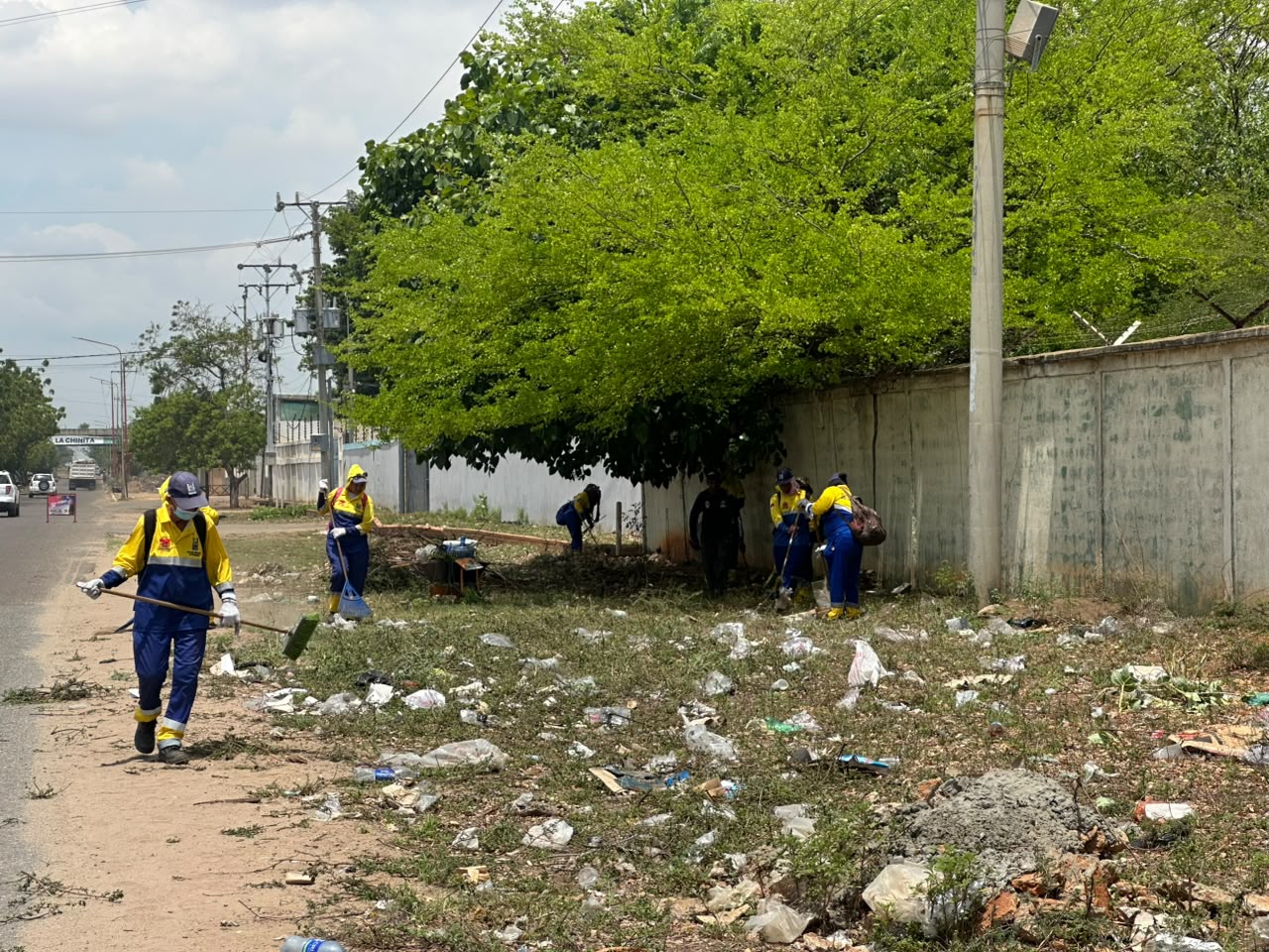 Maracaibo ejecuta jornada de saneamiento ambiental en La Chinita