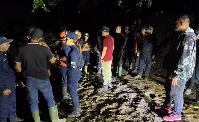 Despliegan rigurosa inspección en Cumanacoa tras la crecida del río Agua Blanca