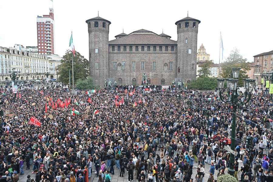 Movilizaciones juveniles sacuden a las principales ciudades de Italia por la crisis socioeconómica