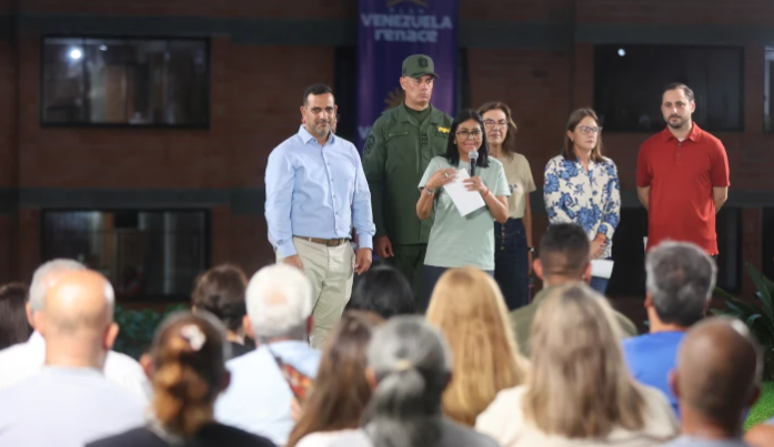 «No están solos»: Ejecutivo entrega financiamiento directo a juntas de condominio