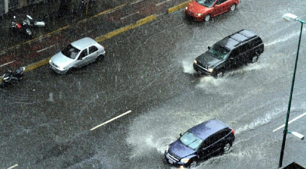 Lluvias de variable intensidad afectarán varias regiones del país este domingo