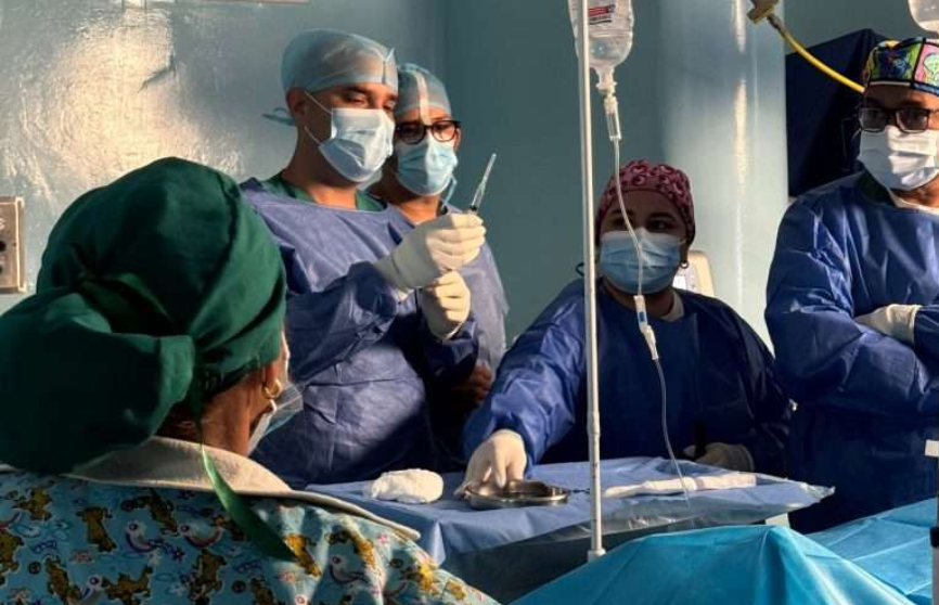 Hito en la salud pública: inédita cirugía en Valencia eleva la supervivencia de niña con tumor atípico