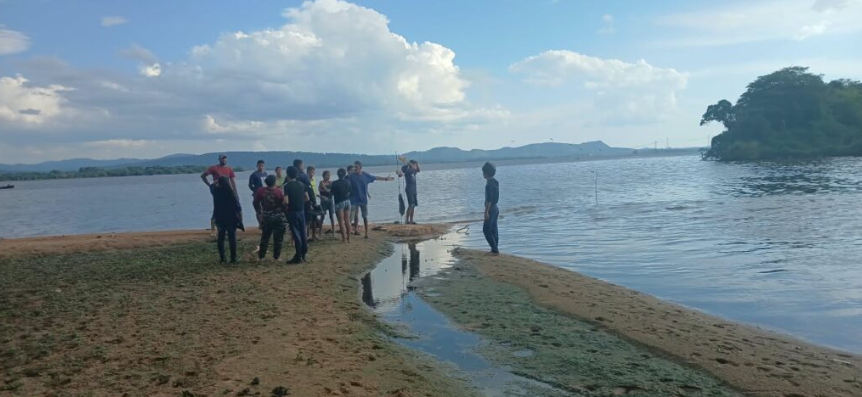 Muere un hombre y buscan a dos niños desaparecidos tras sumergirse en el río Caroní