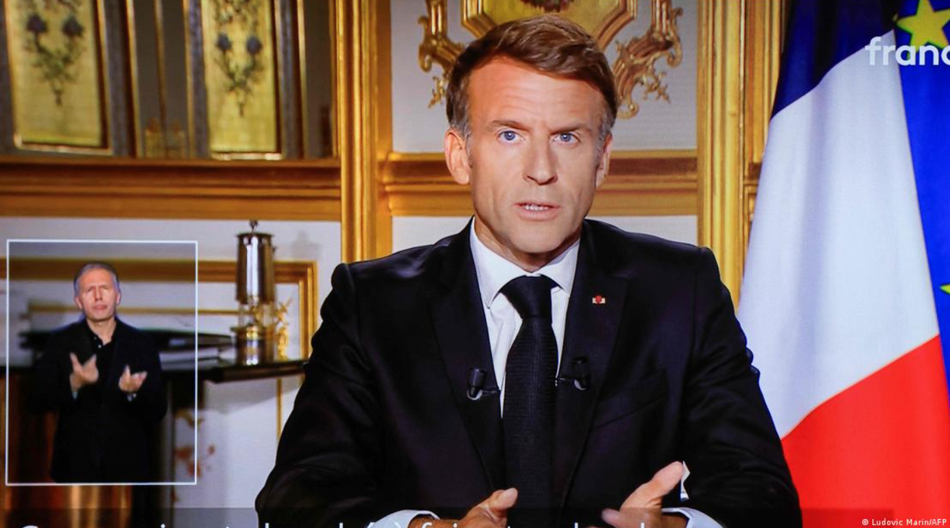 Emmanuel Macron rechaza la renuncia del ministro del Interior tras violentas protestas en Francia