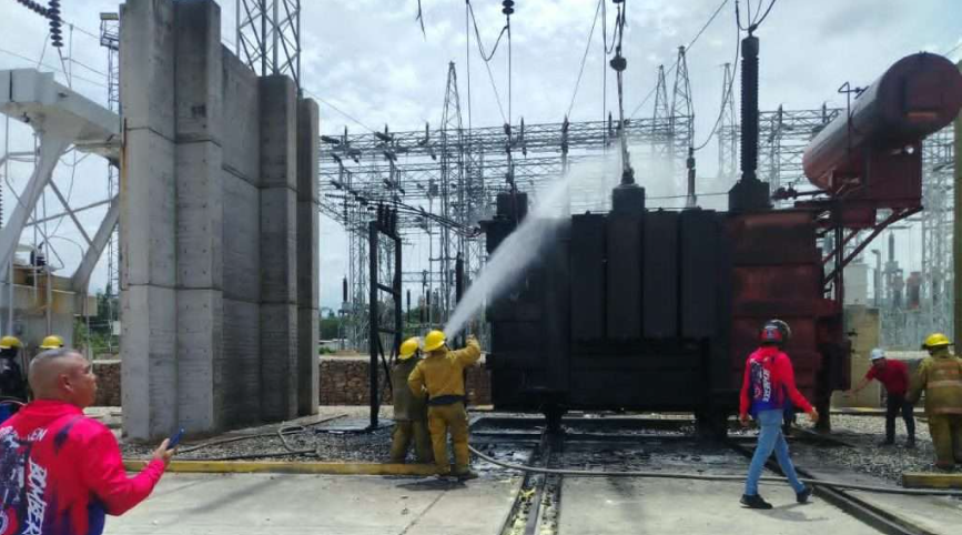 Controlan incendio en la subestación El Manzano