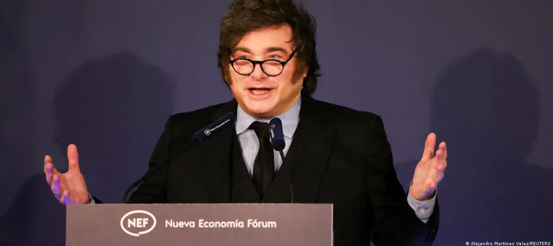 Ataque frontal en Madrid: Javier Milei arremete contra Pedro Sánchez a un mes de las elecciones en España
