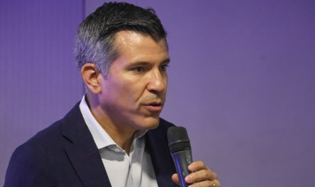 «Preguntar sobre elecciones y presos políticos»: La exigencia de David Uzcátegui a Delcy Rodríguez