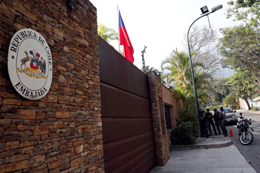 Tras casi dos años de suspensión, Chile reanuda de forma progresiva sus servicios consulares