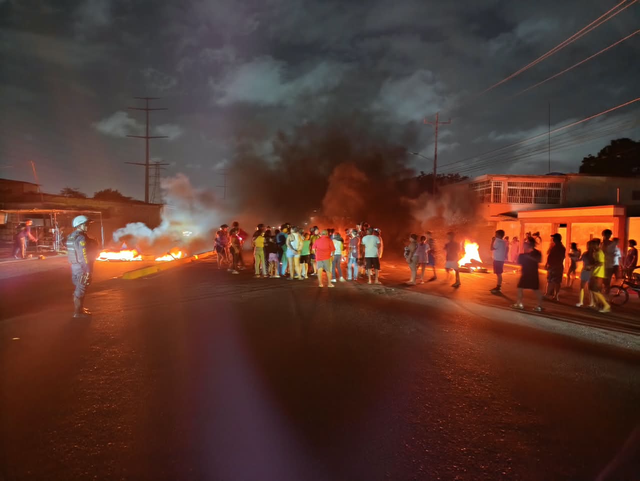 Alcaldía y Parlamento denuncian uso de la protesta violenta para destruir infraestructura en Maracaibo