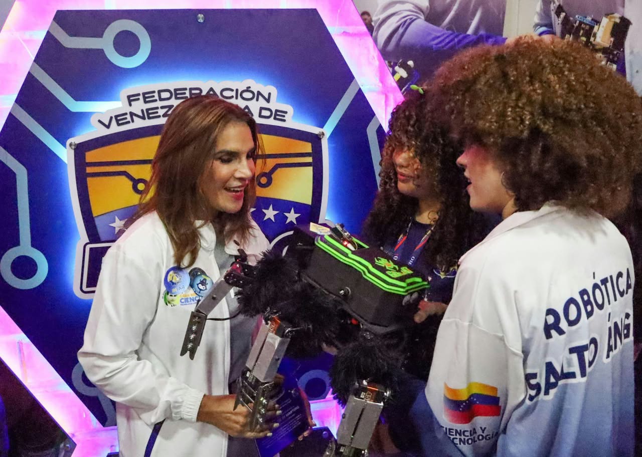 «Capital de la robótica»: marabinos se preparan rumbo a la final internacional en Puerto Rico