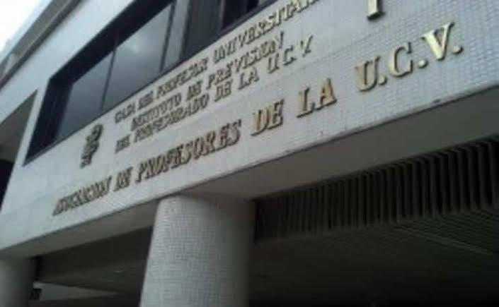 ​Profesores exigen ajustar el bono navideño
