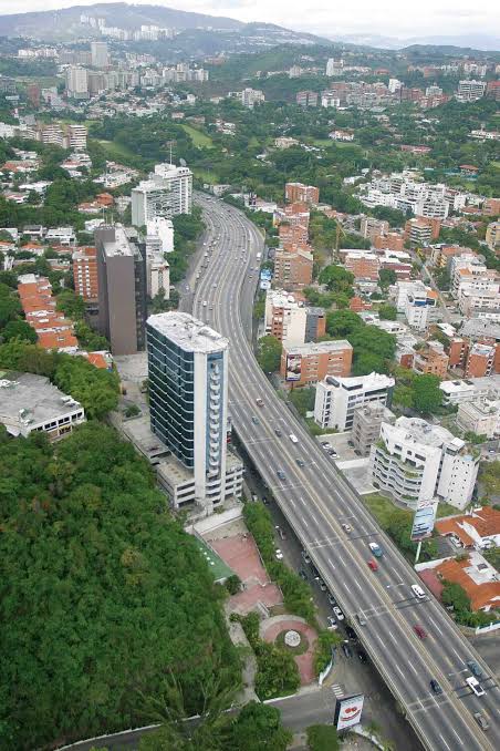 ​Anuncian cierre parcial nocturno en la Autopista Prados del Este