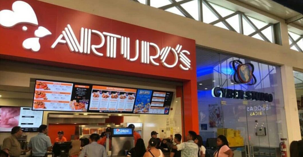 ​¡Lleno total! La cadena Arturo’s desata la locura con un megadescuento del 40 %