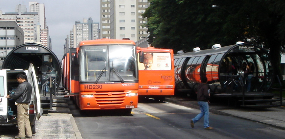 Denuncian recortes en el transporte público durante las elecciones en Brasil