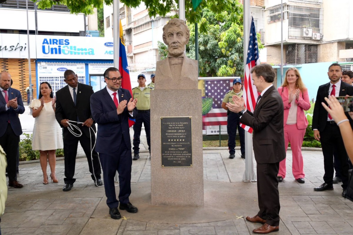 Embajada de EE.UU. y Baruta reinauguran la Plaza Lincoln