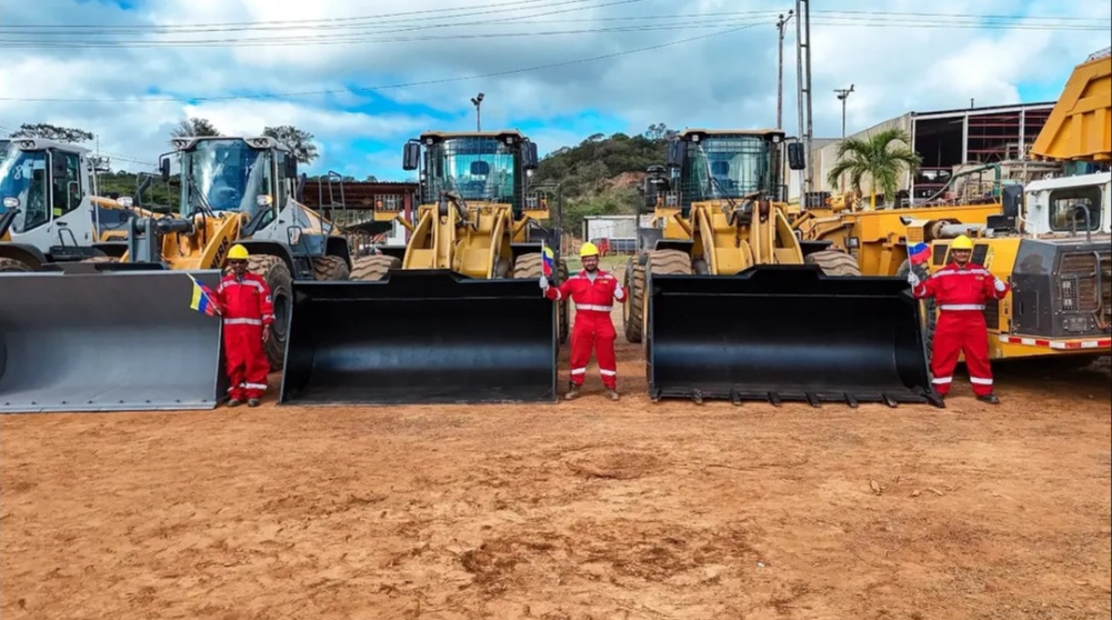 Entrega de maquinaria pesada consolida la expansión del sector minero