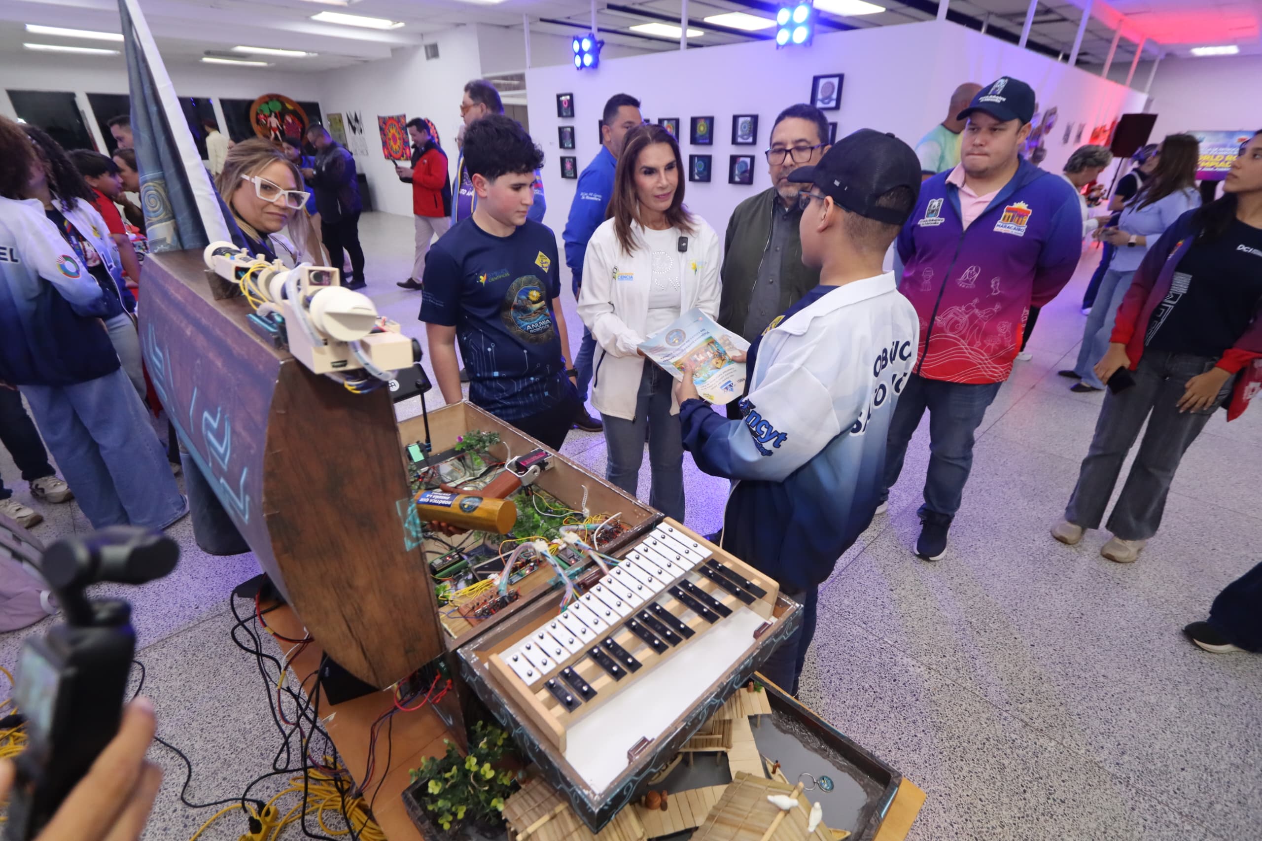 Rumbo a Puerto Rico: La alcaldía de Maracaibo impulsa al talento joven hacia la olimpiada mundial de robótica