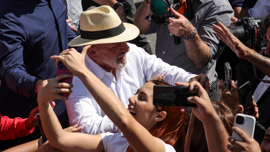 ​Elecciones en Brasil bajo tensión: Lula acude a la justicia y exige transparencia a las redes sociales